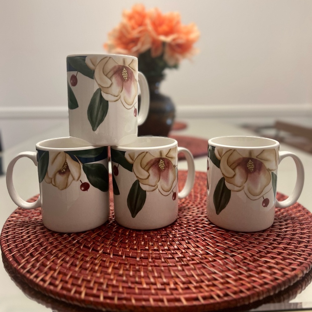 NEW Four ( 4 ) Elegant Floral White and Green Ceramic Mugs for Dining